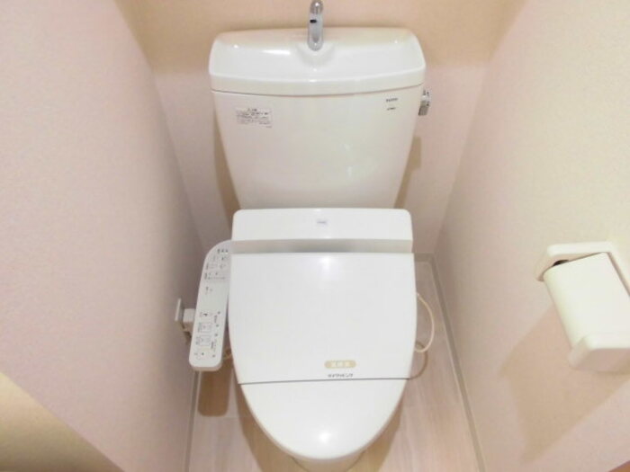 トイレ　温水洗浄便座