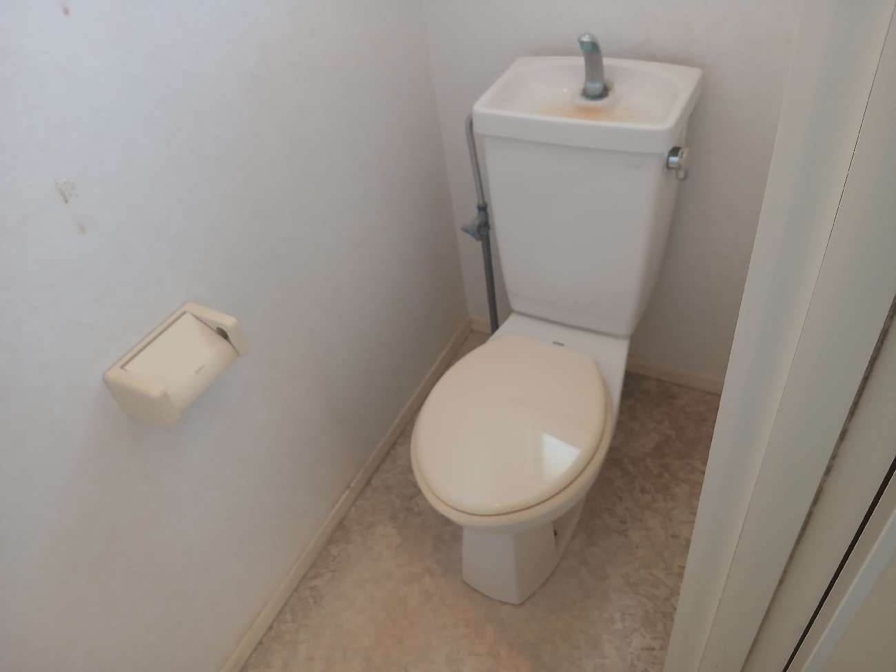 トイレ　落ち着いたトイレです
