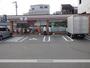 コンビニ　セブンイレブン（コンビニ）まで381m