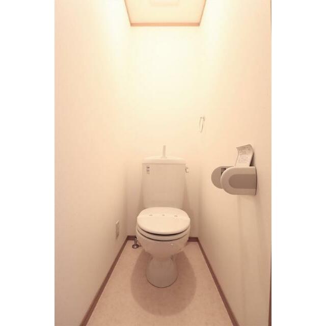 トイレ　トイレも明るいです！