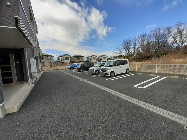 駐車場　車をお持ちの方に嬉しい駐車場付きの物件です