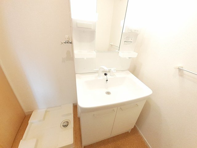 洗面設備　コンパクトで使いやすい洗面所