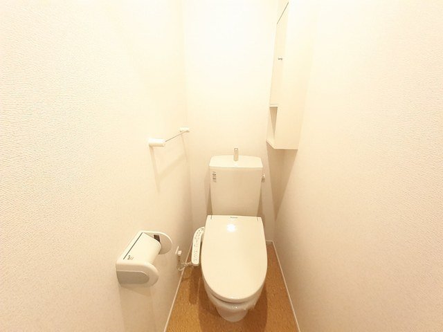 トイレ　コンパクトで使いやすいトイレです
