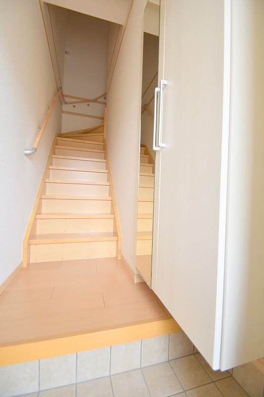 玄関　お問合せはシティホーム海田センター　082-821-2227