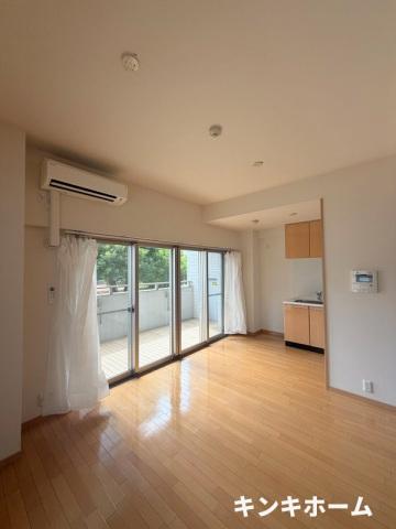 居室・リビング　写真は別のお部屋です。