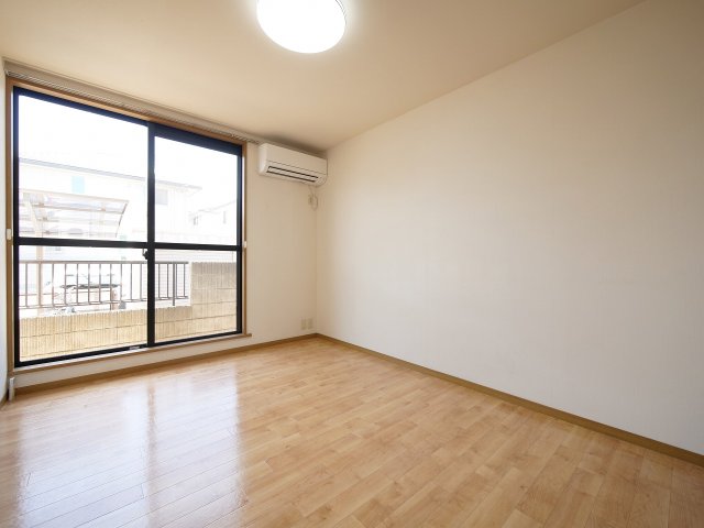 居室・リビング　※写真は別の部屋のものです。