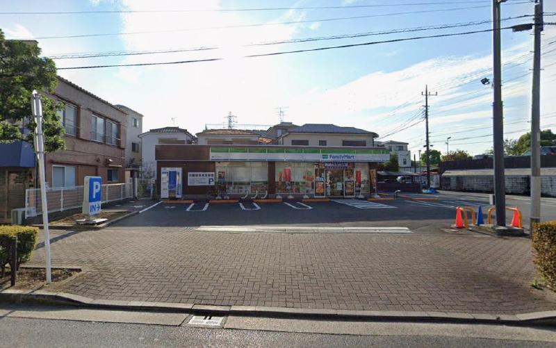 コンビニ　ファミリーマート（コンビニ）まで160m