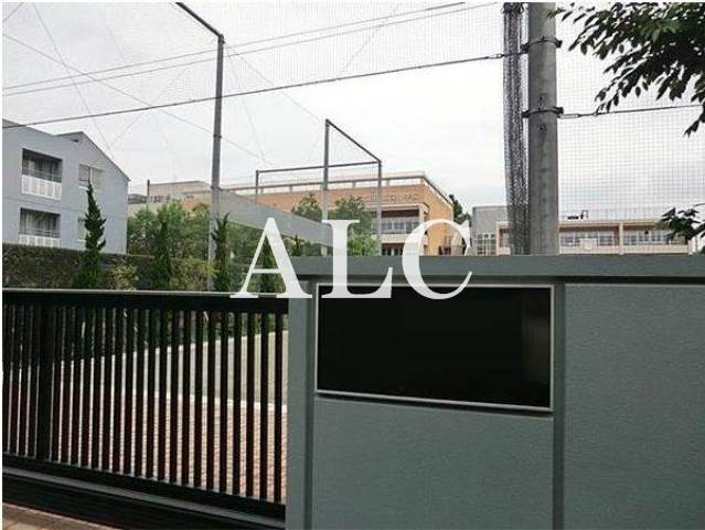 小学校　杉並区立 荻窪小学校（小学校）まで107m
