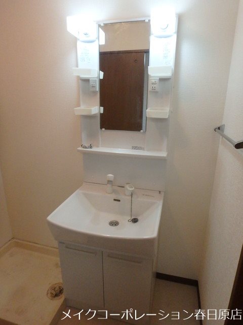 洗面設備　写真は同型タイプ