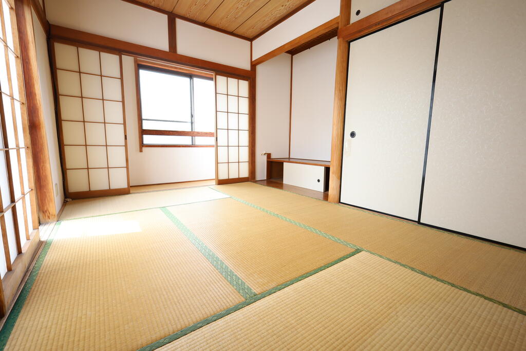 その他　ダイニング下和室