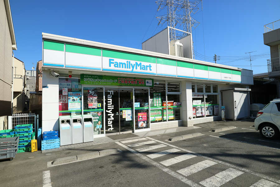 コンビニ　ファミリーマート 川崎宮内一丁目店（コンビニ）まで376m