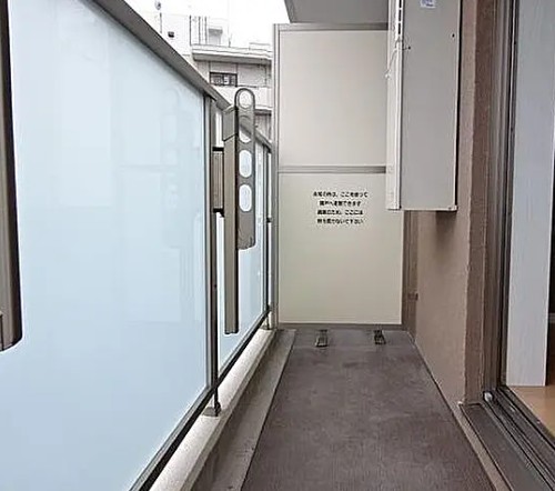バルコニー
