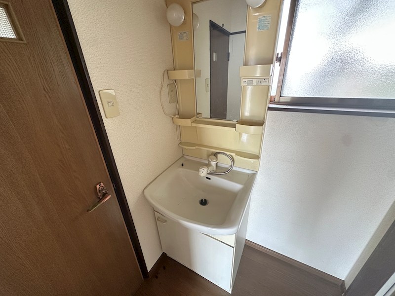 岡山市中区 1階建 築46年の内装写真