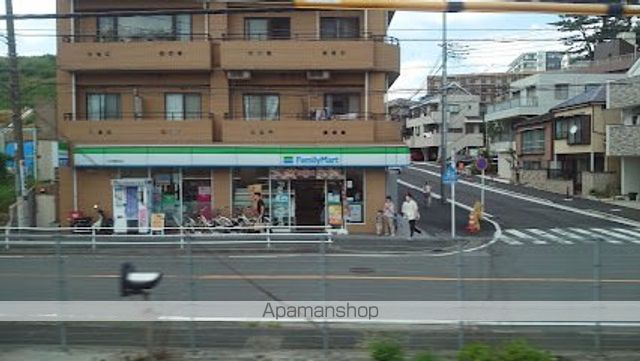 コンビニ　ファミリーマート 花月総持寺駅前店（コンビニ）まで912m