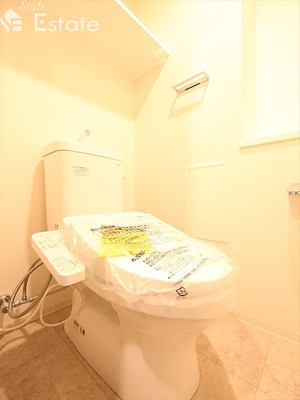 地下鉄東山線 新栄町駅 徒歩8分 15階建 築6年のトイレ写真