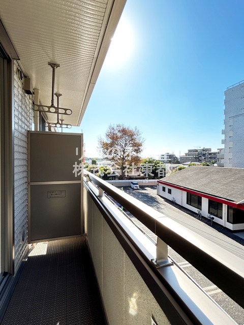バルコニー　バルコニー付！お天気のいい日は洗濯物も気持ちよく干せますね！