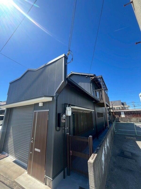 東新町ガレージハウスの外観写真