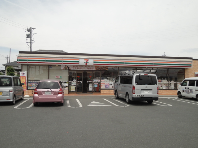 コンビニ　セブンイレブン 浜松高丘東店（コンビニ）まで585m