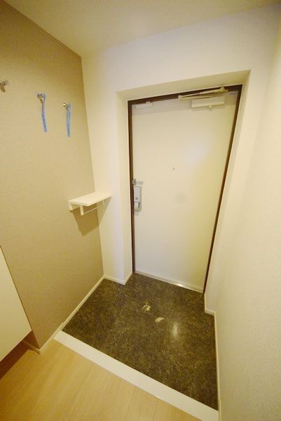 玄関　★お問い合わせはタウンハウジングへ★