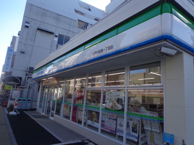 コンビニ　ファミリーマート（コンビニ）まで100m