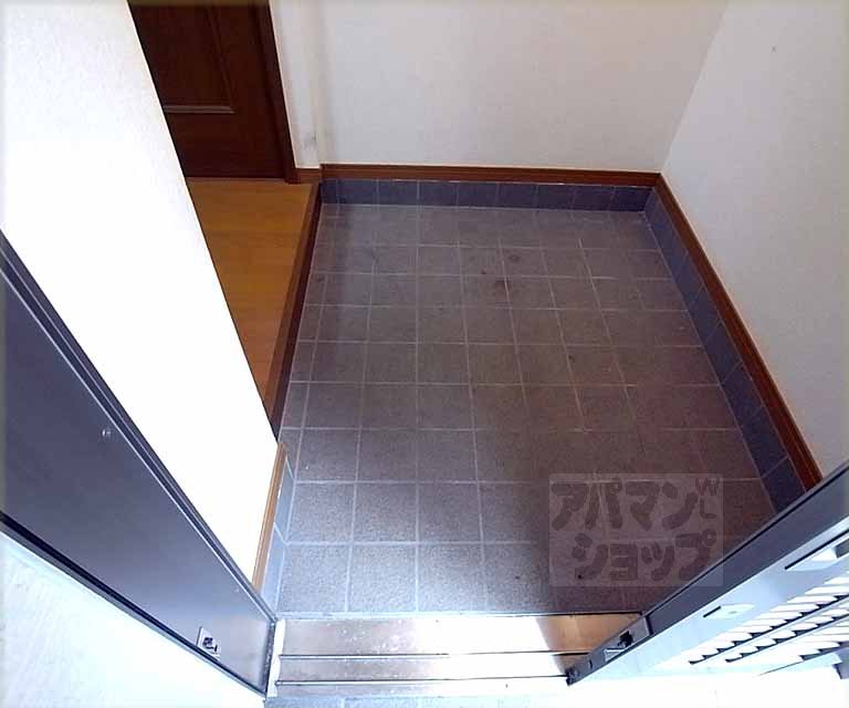舟屋町貸家の玄関写真