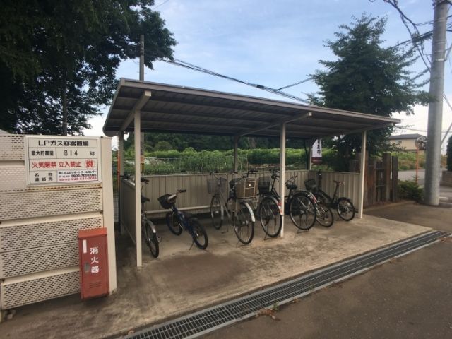 フラワーレジデンス鈴木 参番館の外観写真