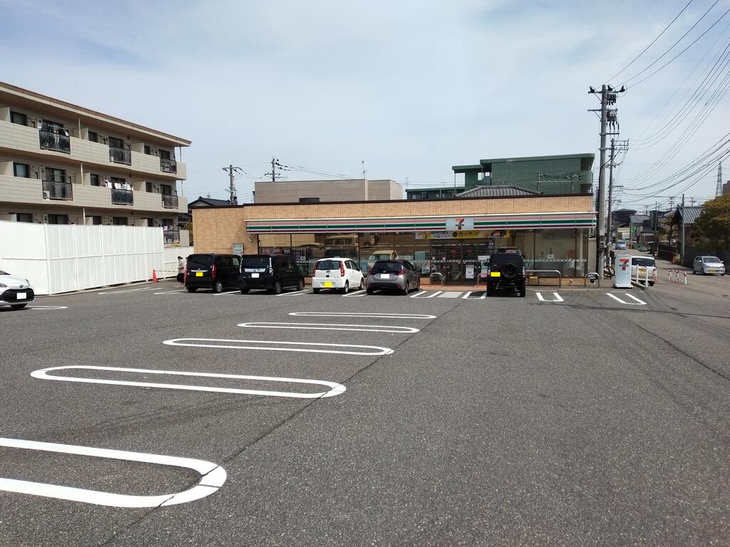 コンビニ　セブンイレブン新潟鳥屋野2丁目店（コンビニ）まで259m