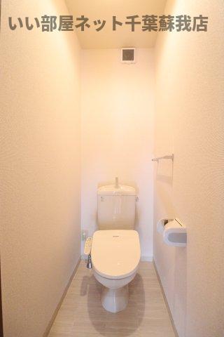 トイレ　清潔感のあるトイレです