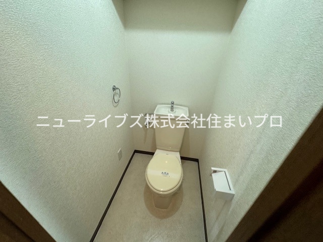 京阪本線 香里園駅 徒歩3分 8階建 築35年のトイレ写真