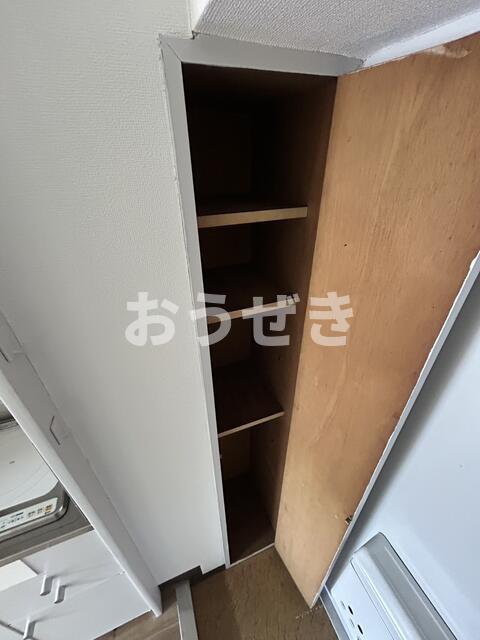ブルーライン 蒔田駅 徒歩2分 5階建 築40年の内装写真