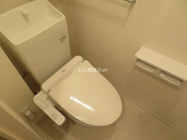 ＪＲ水戸線 下館駅 徒歩8分 2階建 築5年のトイレ写真
