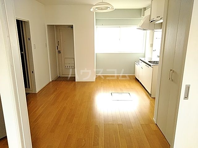 コーポ長谷川の居間写真