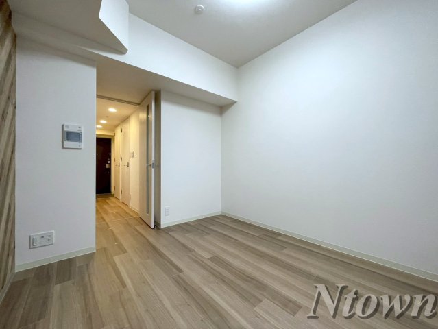 居室・リビング　こちらの居間で趣味の時間をお楽しみください