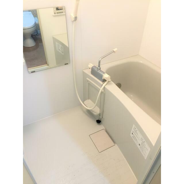 バス・シャワールーム　別号室の参考写真です。