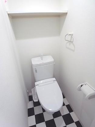 トイレ　ブリリアントコート農人橋　温水洗浄便座