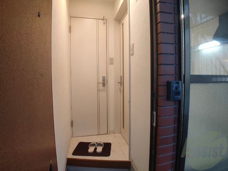 玄関　玄関の様子です。明るい印象ですね。気分もあがりそう。