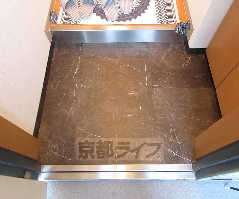 エリーフラッツ京町の玄関写真