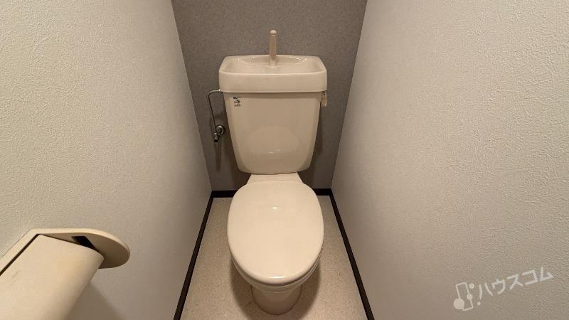 阪急宝塚線 服部天神駅 徒歩15分 3階建 築27年のトイレ写真