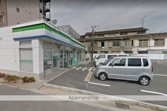 コンビニ　ファミリーマート（コンビニ）まで257m