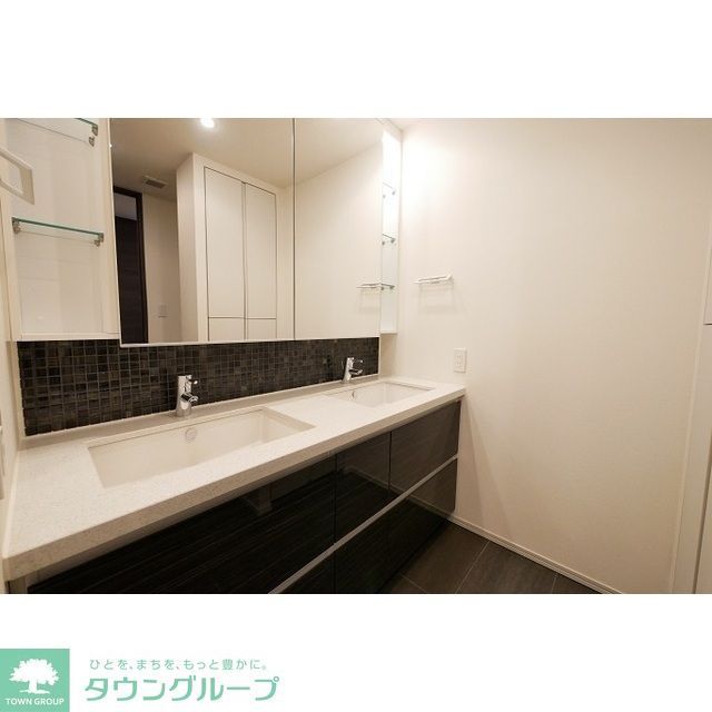 コンフォリア新宿イーストサイドタワーの内装写真