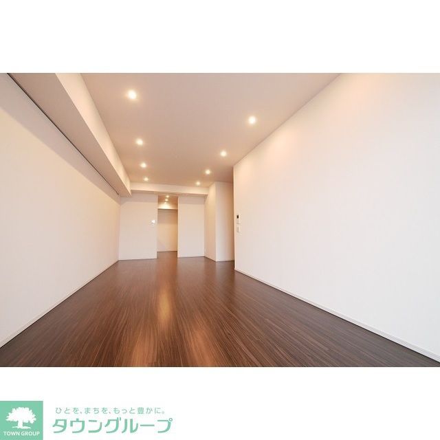 コンフォリア新宿イーストサイドタワーの居間写真