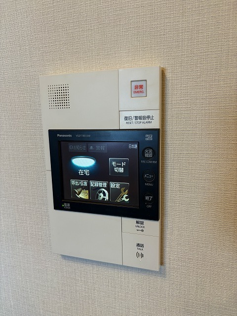 セキュリティ　モニター付インターホン・オートロック対応！