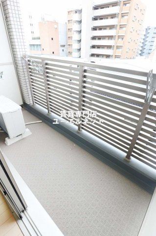 バルコニー　バルコニー付きで採光＆風通し良好！