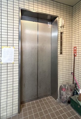 京急本線 北品川駅 徒歩4分 5階建 築38年の外観写真