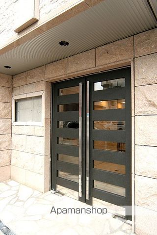 東京メトロ日比谷線 広尾駅 徒歩7分 12階建 築21年のトイレ写真