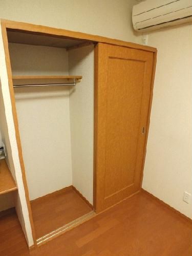 レオパレスラ レーブの内装写真