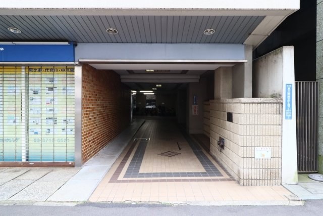 東急東横線 代官山駅 徒歩3分 12階建 築56年の外観写真