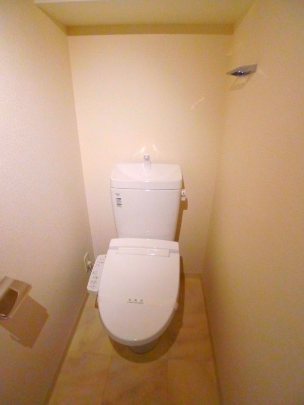 地下鉄東山線 伏見駅 徒歩9分 14階建 築4年のトイレ写真