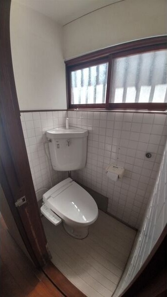七宝町秋竹貸家のトイレ写真
