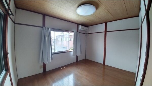 七宝町秋竹貸家の居間写真
